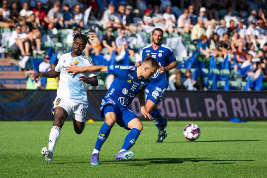 Djurgårdens Joel Asoro och Sundsvalls Anton Eriksson