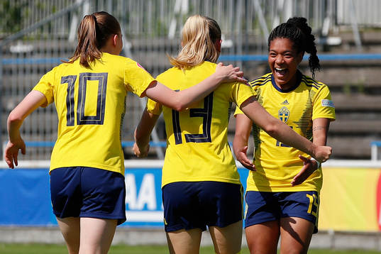 Bea Sprung, Matilda Vinberg and Evelina Duljan of Sweden