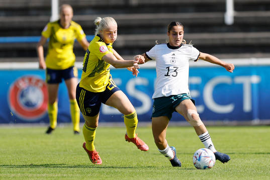 Wilma Leidhammar of Sweden and Ilayda Acikgöz of Germany