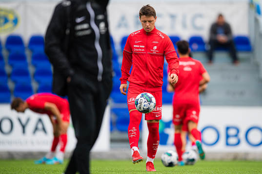 Mathias Knutsen Rasmussen of Brann warms up