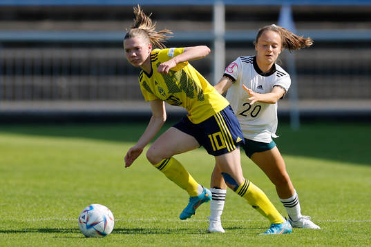Bea Sprung of Sweden in action against Sofie Zdebel of