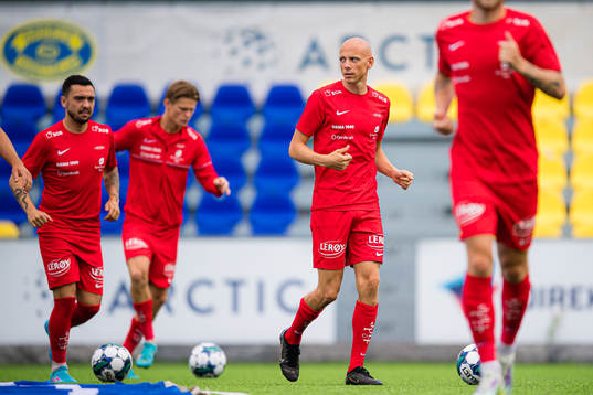 Ruben Kristiansen of Brann warms up