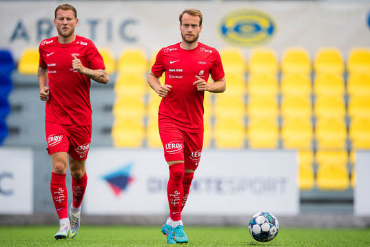 Bård Finne of Brann warms up