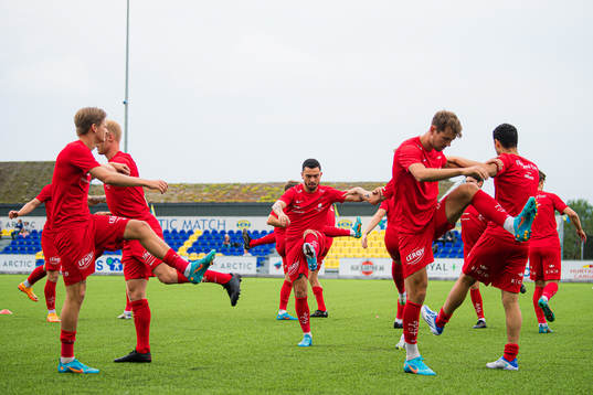 Niklas Fernando Nygaard Castro of Brann warms up