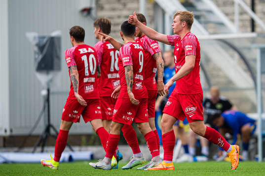 Aune Selland Heggebø of Brann celebrates
