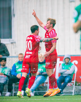 Aune Selland Heggebø of Brann celebrates