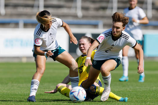 Bea Sprung of Sweden and Ilayda Acikgöz and Pauline