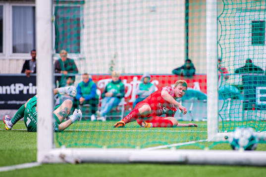 Aune Selland Heggebø of Brann scores the 0-1 goal