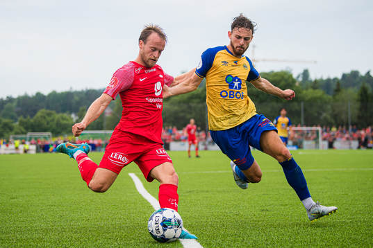 Bård Finne of Brann and Nikolai Jakobsen Hristov of Grorud