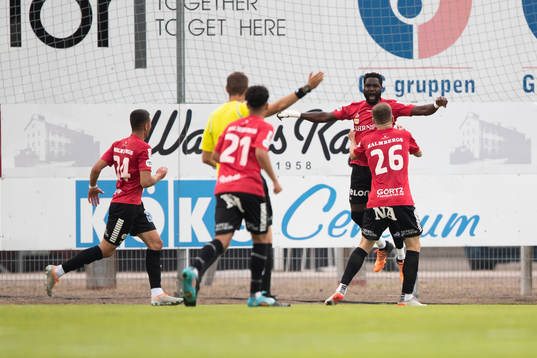 Örebros Nasiru Moro jublar
