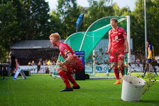 Sivert Heltne Nilsen of Brann celebrates
