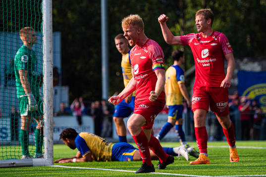 Sivert Heltne Nilsen of Brann celebrates