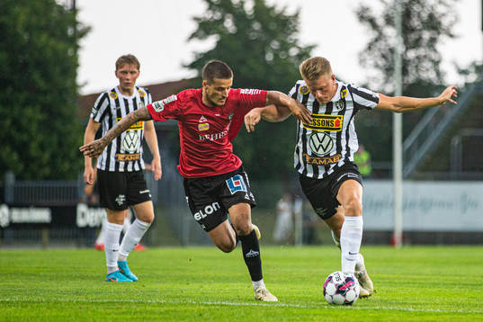 Örebros Vincent Thill och Landskronas Erik Pärsson