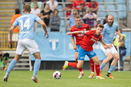 Malmö FFs Jo Inge Berget och Helsingborgs Dennis Olsson