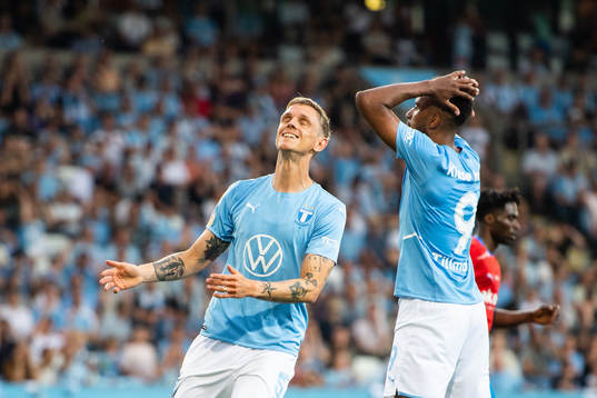 Malmö FFs Sören Rieks och Isaac Kiese Thelin deppar
