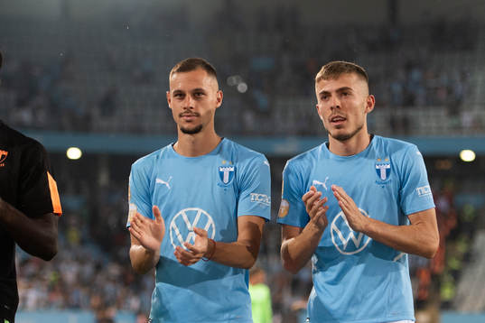 Malmö FFs Veljko Birmancevic och Patriot Sejdiu jublar