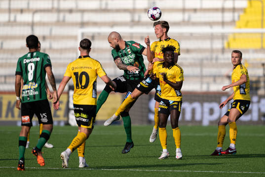 Varbergs Robin Simovic och Elfsborgs Noah Söderberg