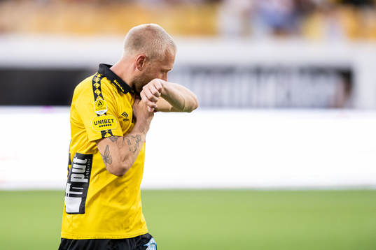 Elfsborgs Johan Larsson jublar