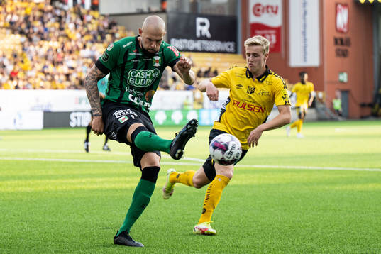Varbergs Robin Simovic och Elfsborgs Jeppe Møldrup Okkels