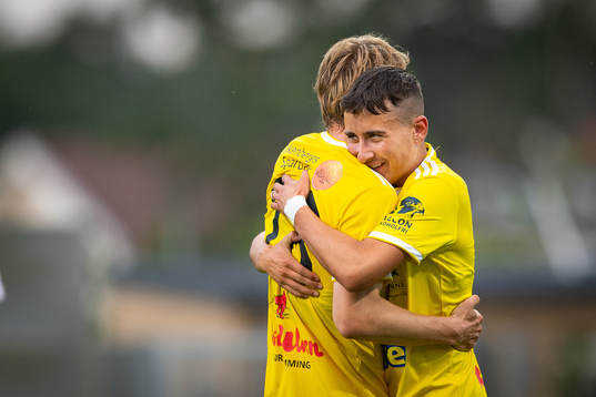 Falkenbergs Sewen Emilov jublar