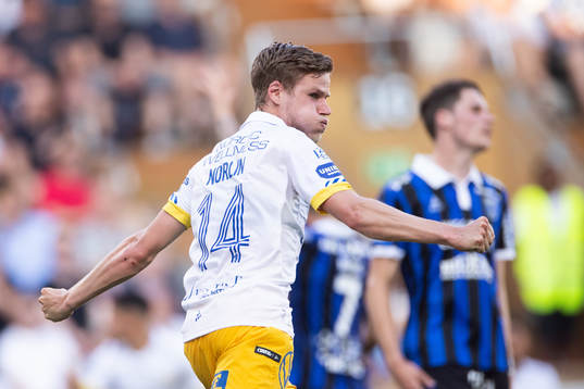 IFK Göteborgs Gustaf Norlin jublar
