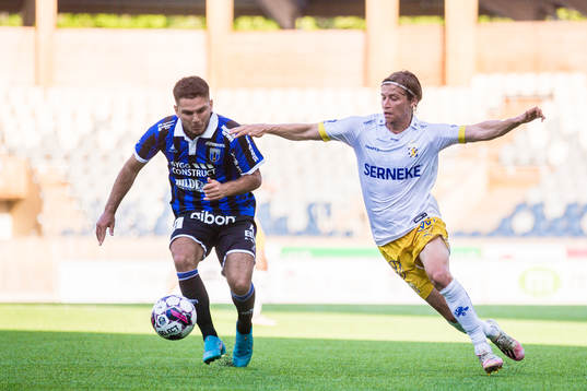 Sirius Edi Sylisufay och IFK Göteborgs Simon Thern