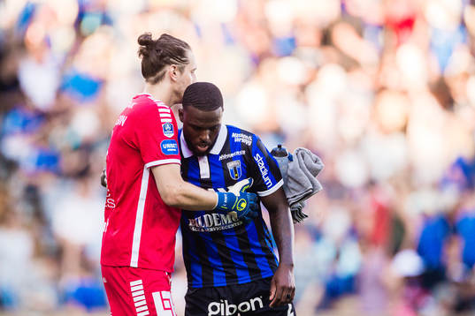Sirius målvakt David Mitov Nilsson och Christian Kouakou