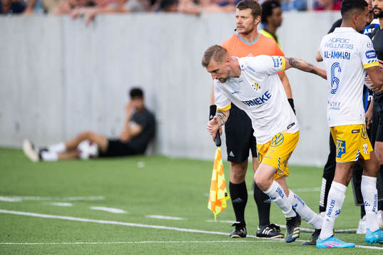 IFK Göteborgs Sebastian Eriksson byts in