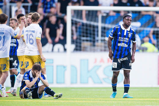 Sirius Patrik Karlsson Lagemyr och Kevin Wright deppar