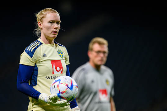 Goalkeeper Hedvig Lindahl