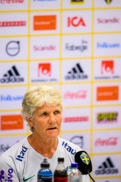 Head coach Pia Sundhage