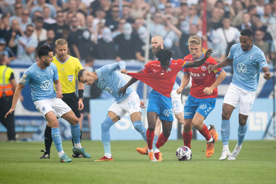Malmö FFs Veljko Birmancevic och Helsingborgs Benjamin