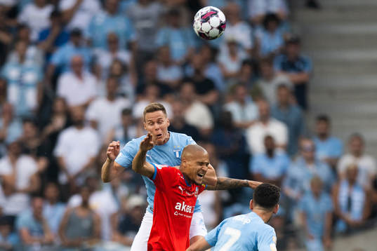 Malmö FFs Niklas Moisander och Helsingborgs Anthony van