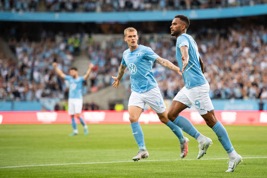 Malmö FFs Isaac Kiese Thelin jublar