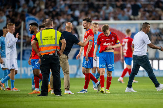 Helsingborgs Armin Gigovic och Lucas Lingman deppar