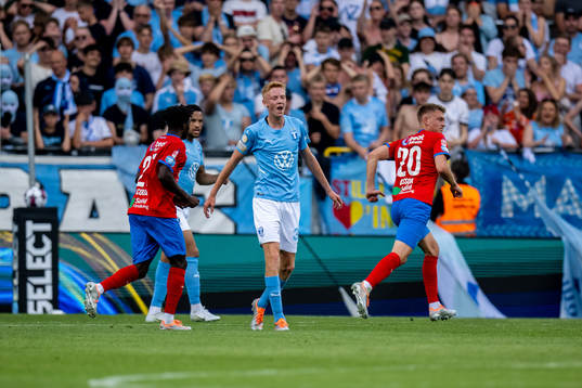 Malmö FFs Hugo Larsson deppar