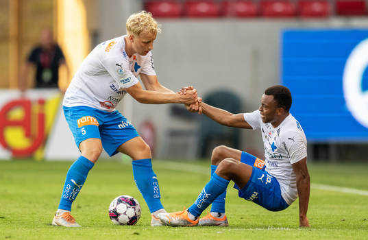 Värnamos Victor Larsson och Abdussalam Magashy deppar