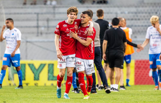 Kalmars Oliver Berg och Simon Skrabb jublar