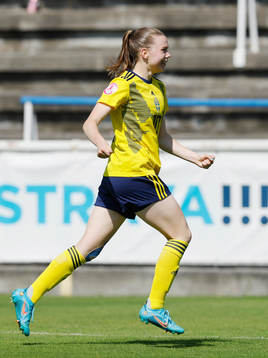 Bea Sprung of Sweden celebrates gooal