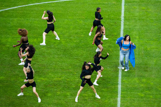 Artist Molly Sandén perform