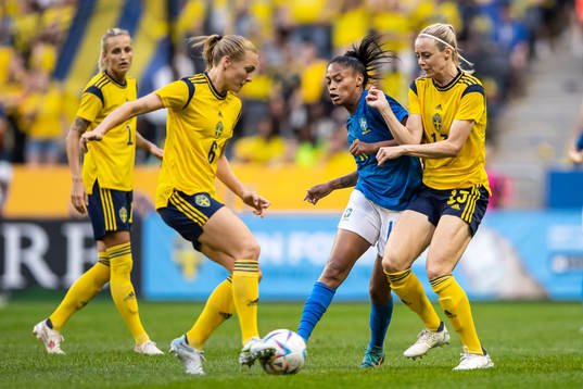 Magdalena Eriksson and Amanda Ilestedt of Sweden against