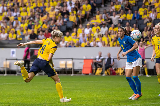 Lina Hurtig of Sweden scores the 2-1 goal