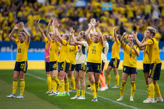 Olivia Schough, Stina Blackstenius, Kosovare Asllani and