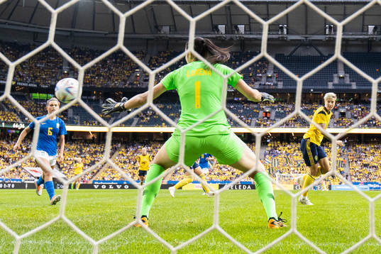 Lina Hurtig of Sweden scores 2-1