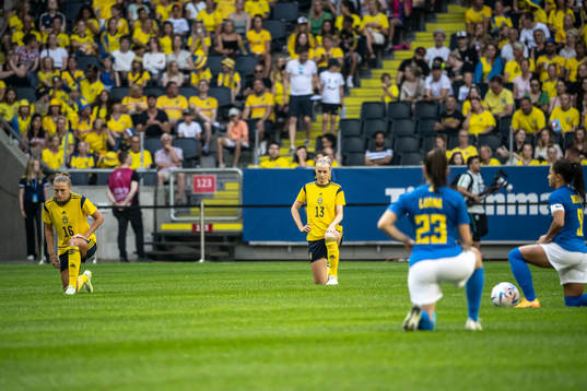 Filippa Angeldahl and Amanda Ilestedt of Sweden