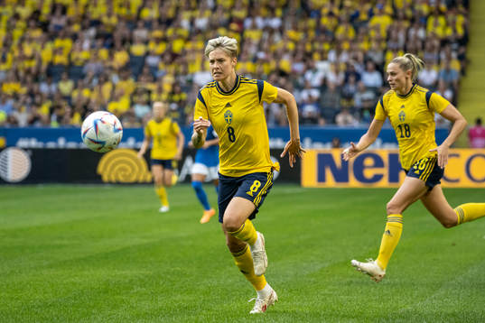 Lina Hurtig and Fridolina Rolfö of Sweden