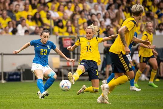 Luana of Brazil and Nathalie Björn of Sweden