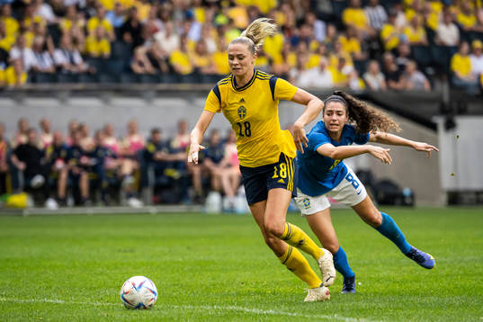 Fridolina Rolfö of Sweden and Angelina of Brazil