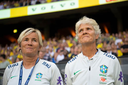 Assistant coach Lilie Persson and head coach Pia Sundhage