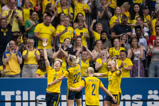 Lina Hurtig of Sweden celebrate with teammates